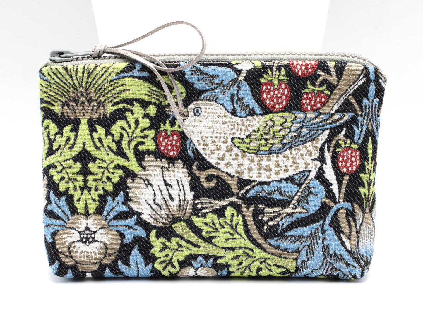 Pussukka GobelinGarden