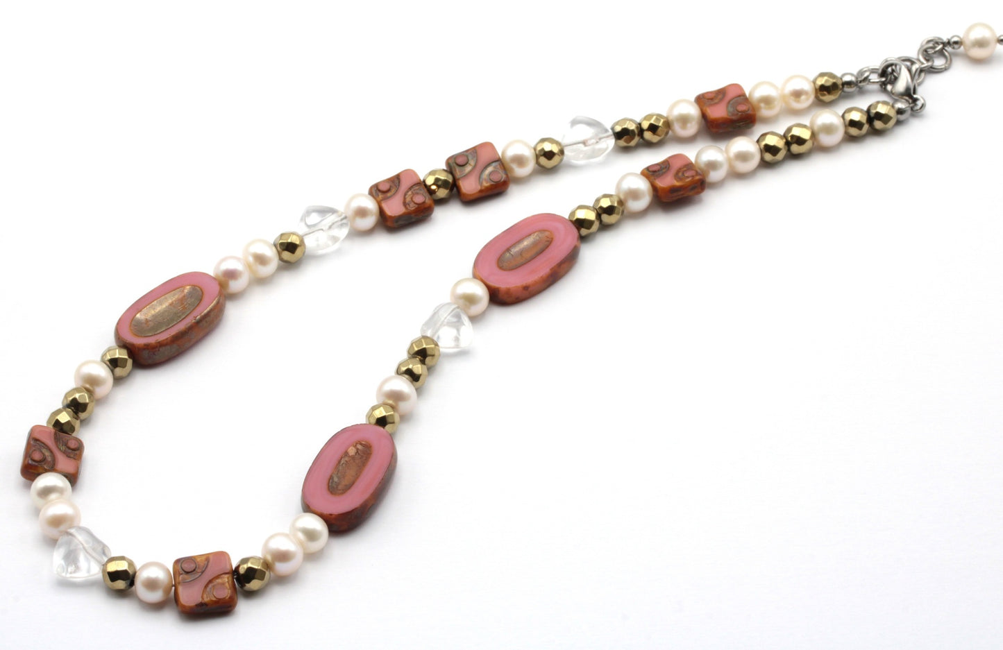 TableCutPearls helmikaulakoru